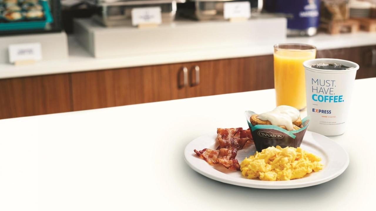 Holiday Inn Express Hotel & Suites Minneapolis - Minnetonka By Ihg Екстер'єр фото